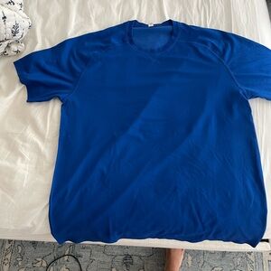 Men’s Lululemon XL athletic tshirt